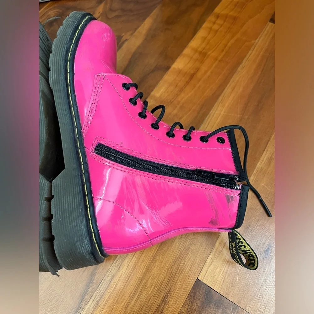 Dr Martens girls pink patent leather Big kid size USED